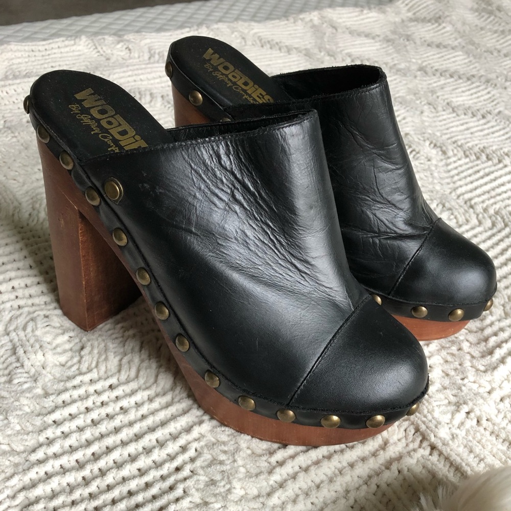 Woodies by Jeffrey Campbell